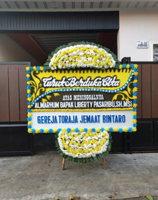 Papan Bunga Duka di Ranca Buaya