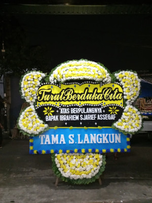 Papan Bunga Duka di Ranca Buaya
